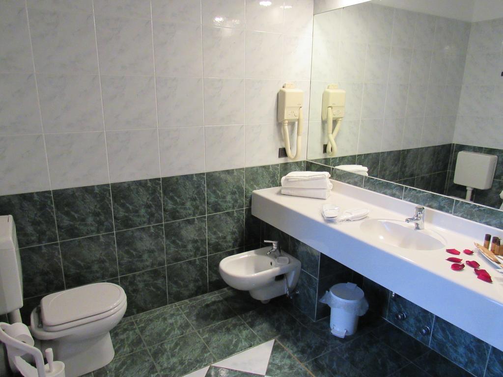 Green Hotel Settimo Torinese Dış mekan fotoğraf